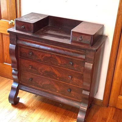 Four Drawer With Two Side Drawer Style Dresser 