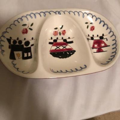 Sale Photo Thumbnail #32: Strangle Pottery kiddie ware, 3-section divided dish