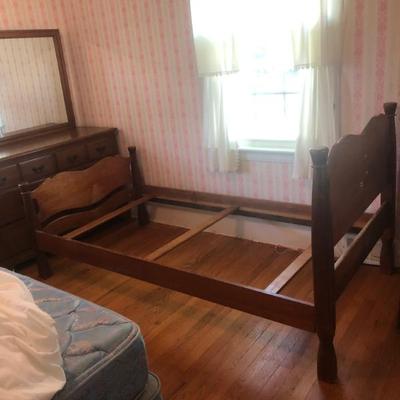 Vintage maple twin bed