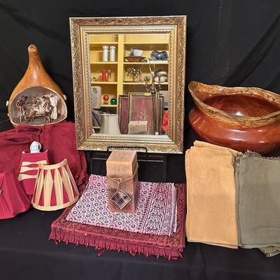 Earth Toned Home Decor And Table Linen Lot