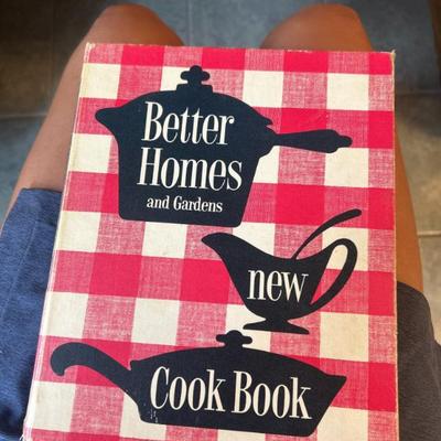 1953 vintage Better Homes and Gardens cookbook