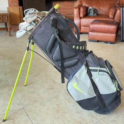 Golf Club Set in Nike Bag