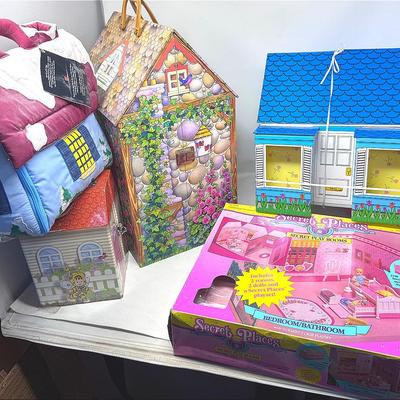 Doll Houses And Play sets