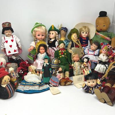 Dolls From Around The World 