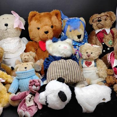 More Teddies Of Distinction 