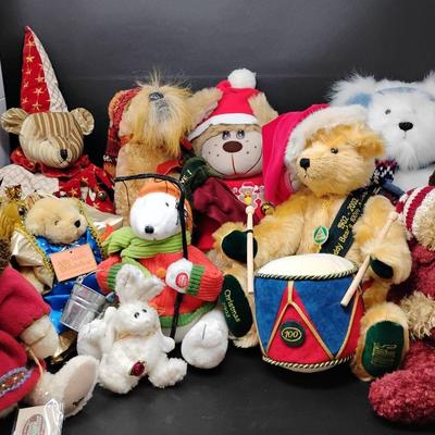 Holiday Plushies 