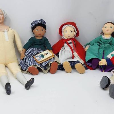 Colonial Dolls - Porcelain Yieldhouse And Colonial Williamsburg Panel Printed