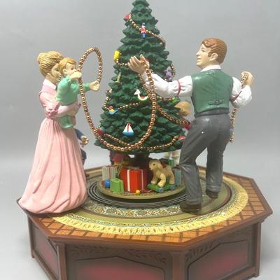  An Old-Fashioned Christmas By Enesco