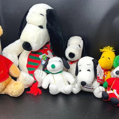Peanut Characters And Pooh!