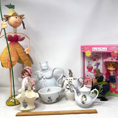 Assorted Charming Items