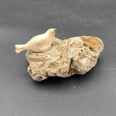 Inuit Native American Eskimo Walrus Ivory & Baleen Seal On Fossilized Rock 