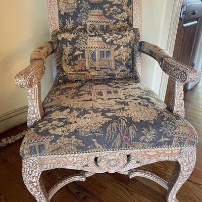 Traditional Oversized Arm Chair