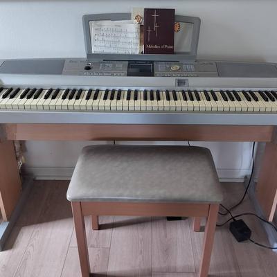 Yamaha Portable Grand Keyboard DGX-505 + Piano Bench
