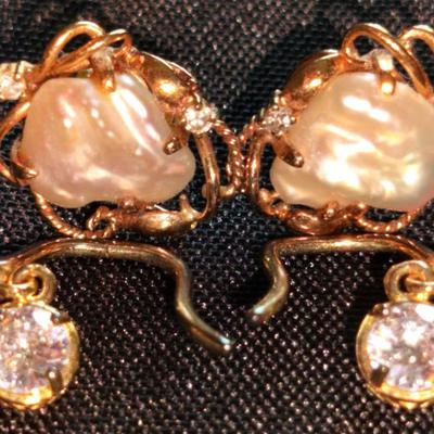 14k Gold Pearl Earrings 3.85g & Sterling Silver Stamped 985 Earrings 1.83g