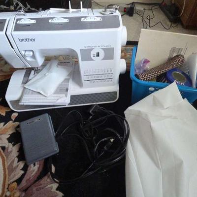 Brother ST531HD Sewing Machine W/ Cover & Accessories 