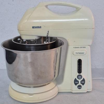 Vintage Kenmore 16-Speed Stand Mixer with 4-Quart & 1½-Quart Bowls, Strip & Whip Blades