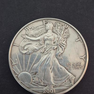 2001 US "American Silver Eagle" Walking Liberty Dollar .999 Silver - TW 31.1g