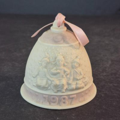 Vintage 1987 Lladró Annual Christmas Bell #L5458m - 3" Tall