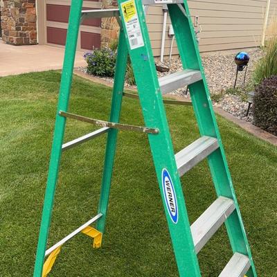 Werner 6’ Fiberglass Step-ladder 