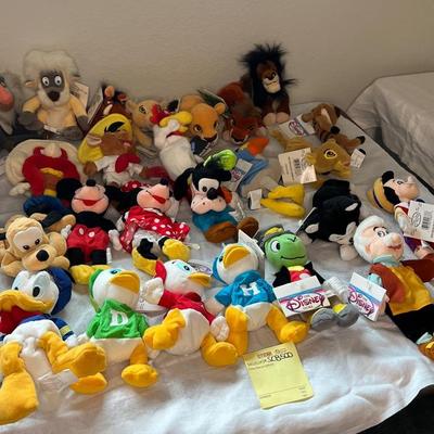 Disney Bean Bag Characters Including Minnie, Mickey, Goofy, And Pinocchio