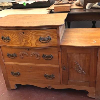 Late 1800s wash stand with pin and tail joinery