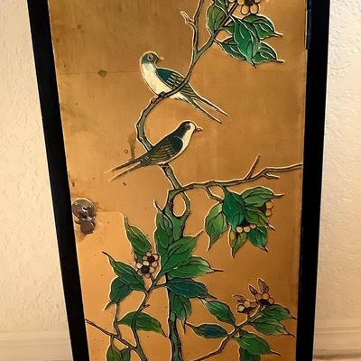 Vintage Chinese Lacquered Cabinet In The Chinoiserie Style