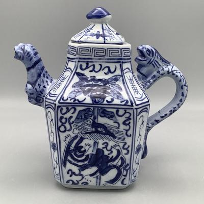 Vintage Chinese Porcelain Teapot 