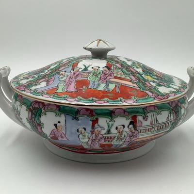 Rose Medallion Lidded Serving Bowl