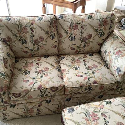 Very Nice Floral Sofa And Ottoman 