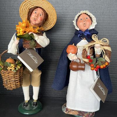 Buyers Choice Caroling Colonial Harvest Couple 
