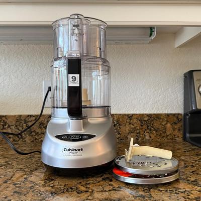 Cuisinart Prep 9™ 9 Cup Food Processor Working