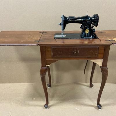 Singer Sewing Machine 
