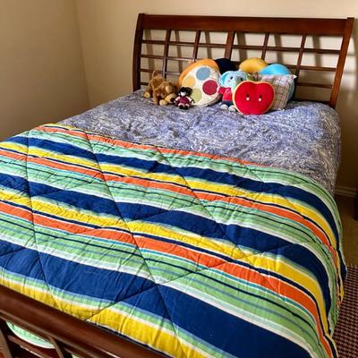 Sale Photo Thumbnail #143: Queen Bedroom