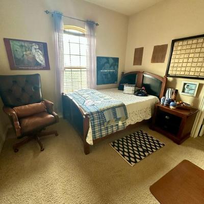 Sale Photo Thumbnail #126: Queen Bedroom