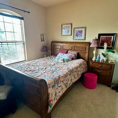 Sale Photo Thumbnail #153: Queen Bedroom