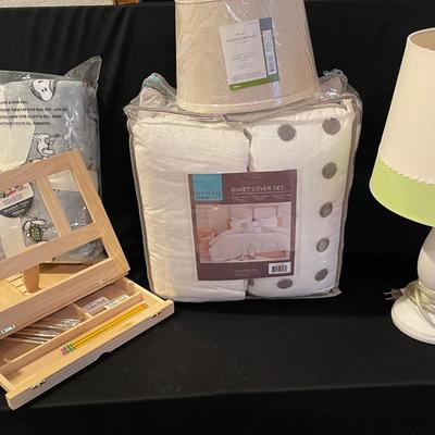Bedroom Decor With Twin Duvet, Cover And Peanuts Throw And Dvds