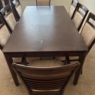 Dining Room Table & Chairs