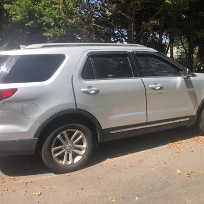 2016 Ford Explorer w/53,000 miles