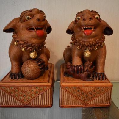 Sale Photo Thumbnail #4: 2 Vintage Chinese Wicker Foo Dogs from the Shanghi Collection