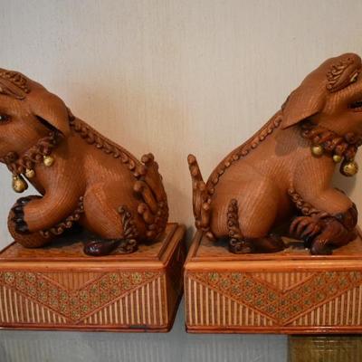 Sale Photo Thumbnail #5: 2 Vintage Chinese Wicker Foo Dogs from the Shanghi Collection