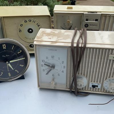BA527 Clock Radios