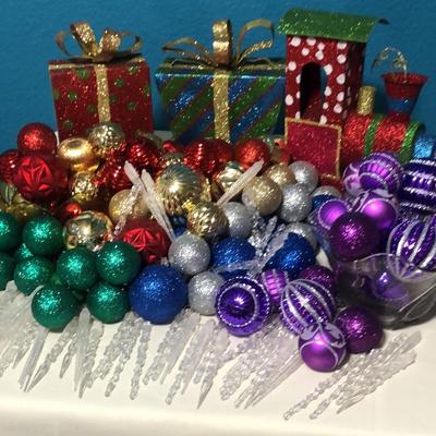 BG806PP Christmas Train And More