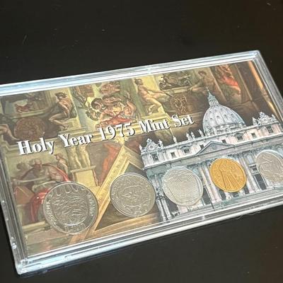 1975 Holy Year Mint Set