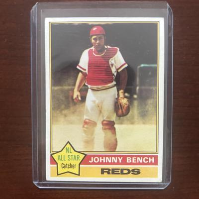 1976 Topps Baseball Card. Johnny Bench. Card #300
