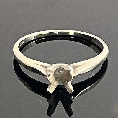 18K White Gold Ring Sans Setting