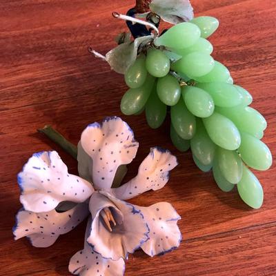NFF016- Jade Tone Carved Grapes And Capodimonte Porcelain Iris