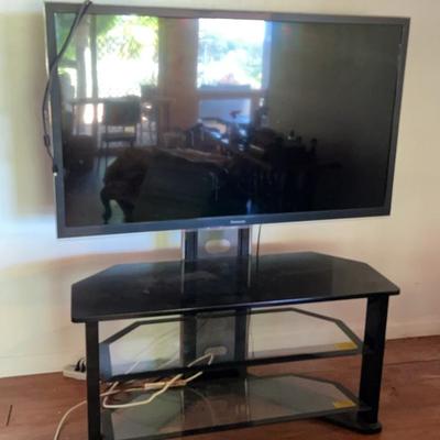 NFF059 - Panasonic TV With Stand