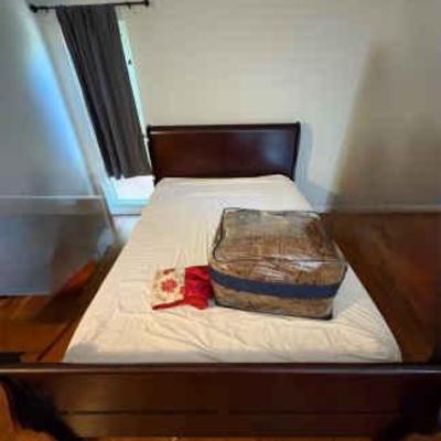 NFF028 Queen Mattress With Frame And King Comforter Set