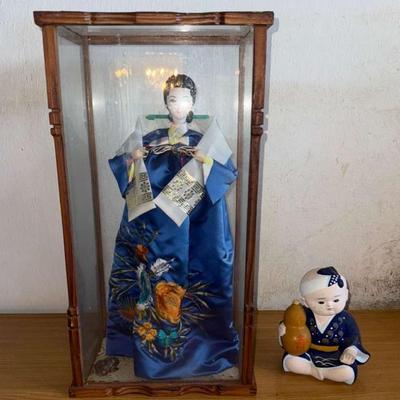 NFF089 Two Japanese Dolls