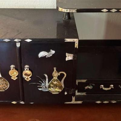 NFF071 Mother-of-pearl On Black Lacquerwear Jewelry Box